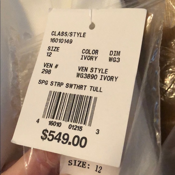 NWT David’s Bridal Tulle Ballgown - Picture 7 of 8